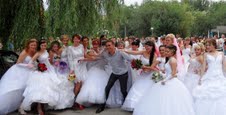 В городском округе город Фролово впервые прошел Парад невест