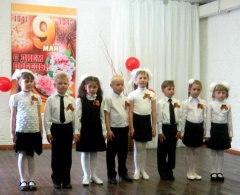 Юные фроловчане участвовали в городском конкурсе военно-патриотической песни.