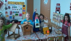 В  детском саду "Семицветик"  стартовала акция "Мы кормушки смастерили, мы столовые открыли!»