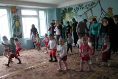 Спортивные соревнования в детском саду «Сказка».