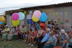 Дома в ТОС «Первая ласточка» города Фролово отметили 55-летний юбилей дворовым праздником