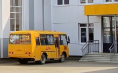  В регионе продолжается обновление парка автомобилей скорой помощи и школьных автобусов